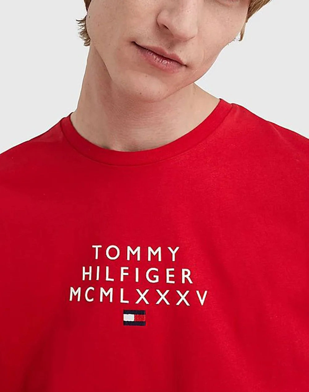 Camiseta Tommy Hilfiger Vermelha (frente e costas)