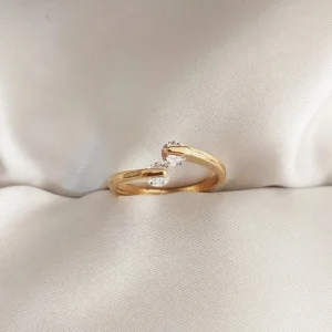Anel Formas Delicado Zircônias - <strong>Dourado</strong>