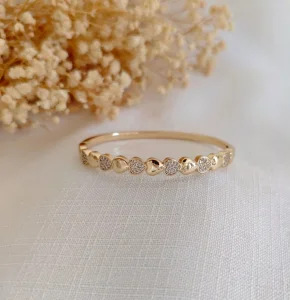 Bracelete Corações Cravej.Zircônias - <strong>Dourado</strong>