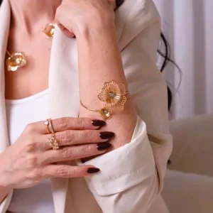 Bracelete Flores Solene - <strong>Dourado</strong>