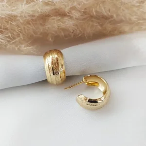 Brinco Argola Larga Detalhes - <strong>Dourado</strong>