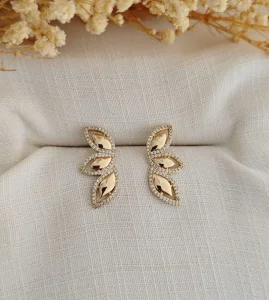 Brinco Folhas com Zircônias - <strong>Dourado</strong>
