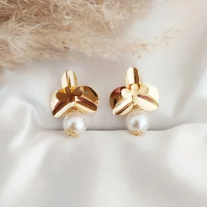 Brinco Orquídea Pérola P - <strong>Dourado</strong>