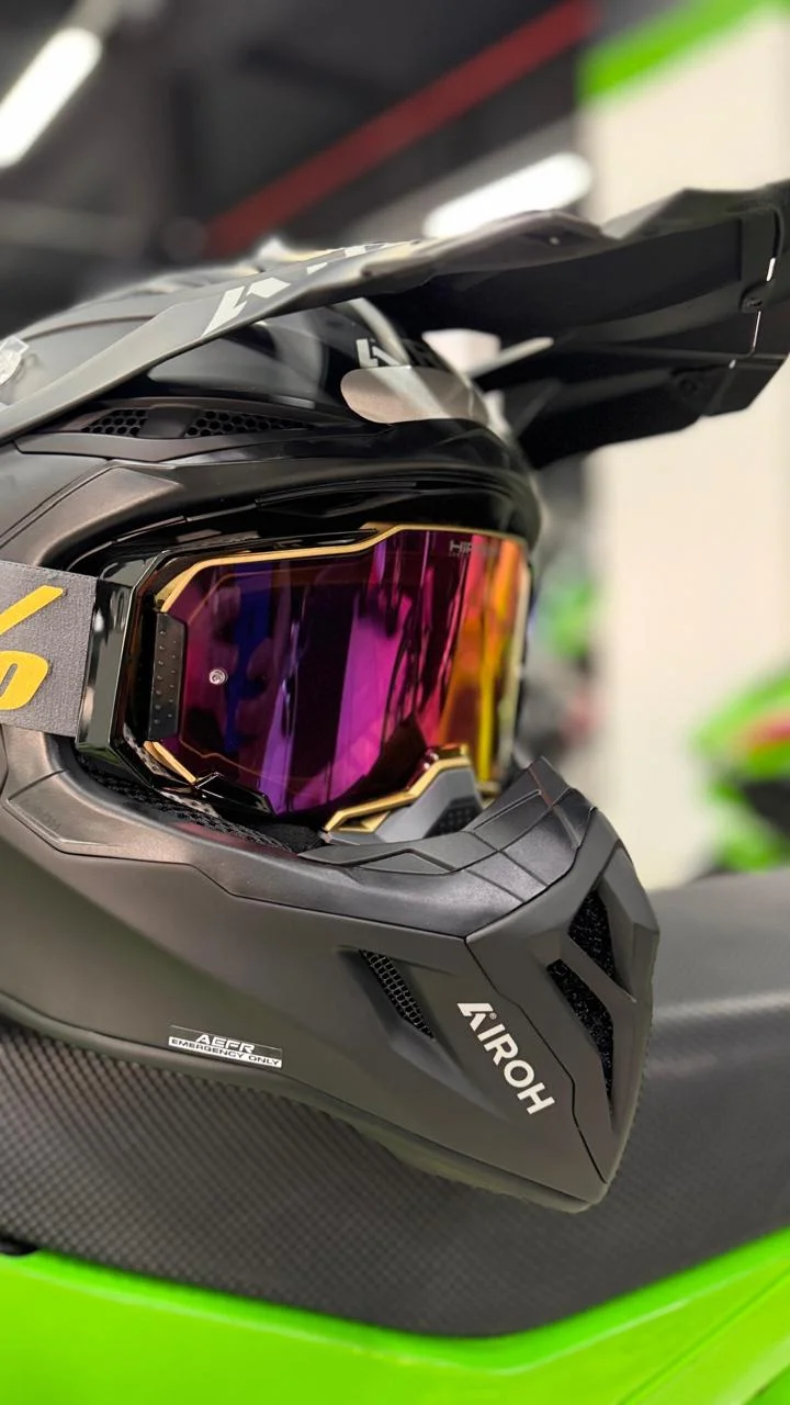 AIROH AVIATOR ACE 2 BLACK MATT箱付き CAPACETE AIROH AVIATOR ACE 2 PRETOAIROH