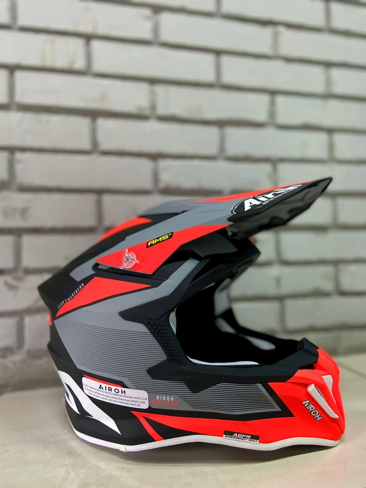 Capacete Airoh Strycker Axe Laranja/Cinza Fosco - Spinelli Motos