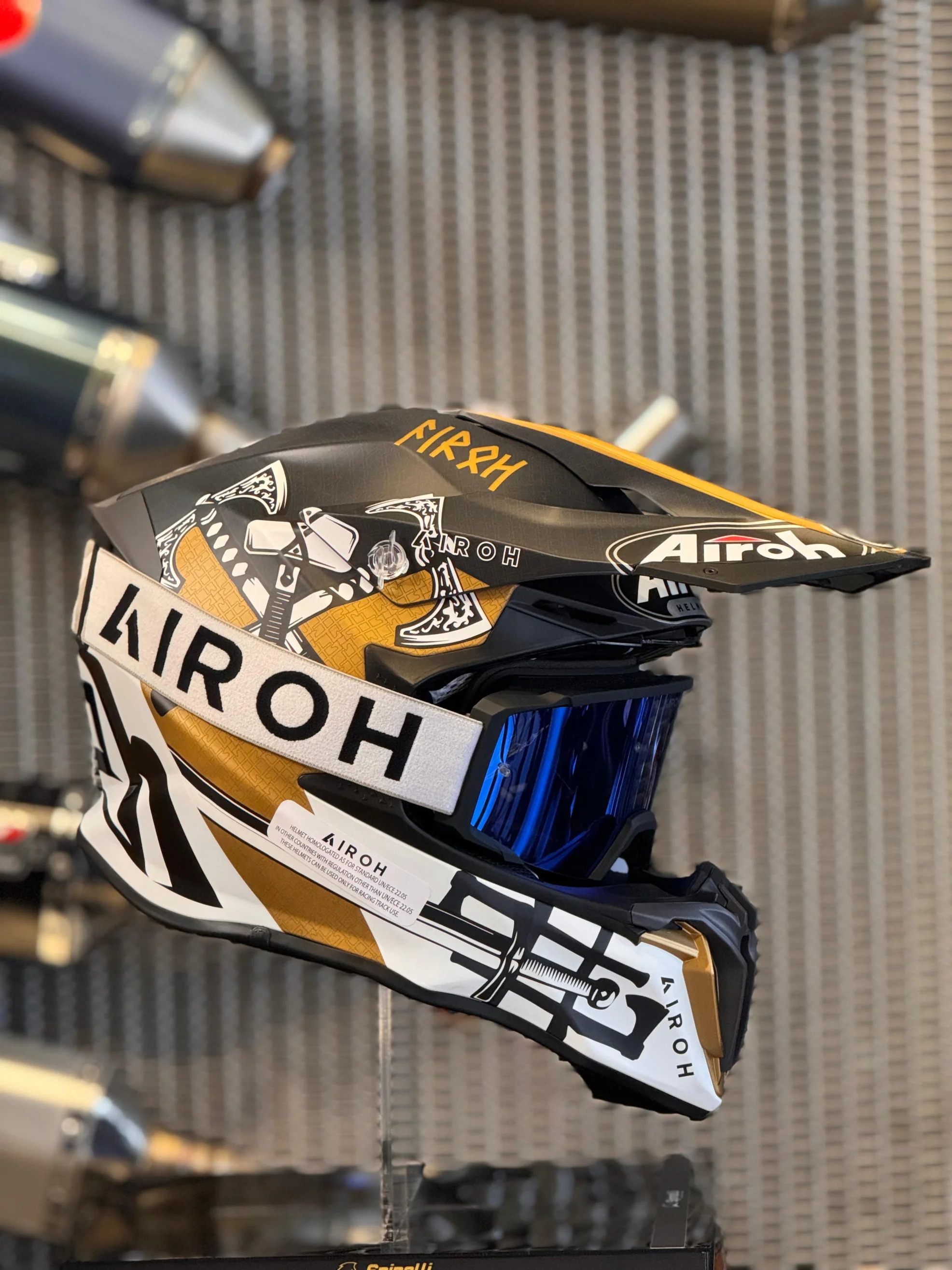 OSR2+ Twist付き Capacete Airoh Twist 2.0 Sword Brilho/Fosco - Spinelli Motos Boutique
