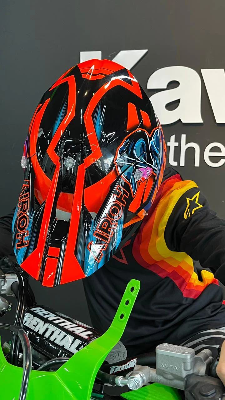 Capacete Airoh Wraap 2025 Cyber Laranja - Spinelli Motos Boutique