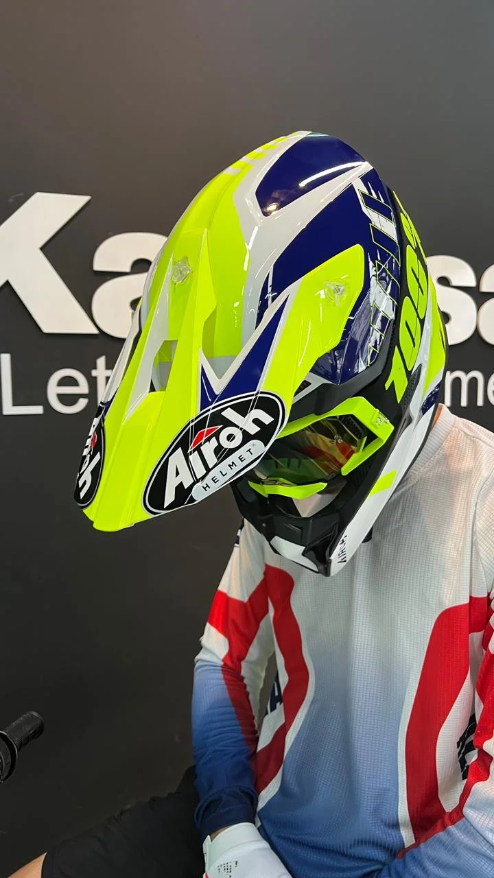 Capacete Airoh Wraap 2025 Feel Amarelo/Azul Brilho - Spinelli