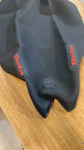 Capa de Banco Beta RR 13-19 / X-Trainer 15-22 Total Grip Preto