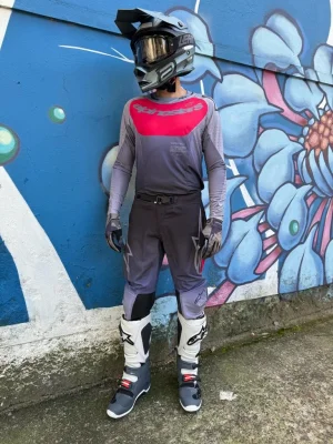 Conjunto Alpinestars Supertech Dade 24 Cinza/Vermelho - Spinelli