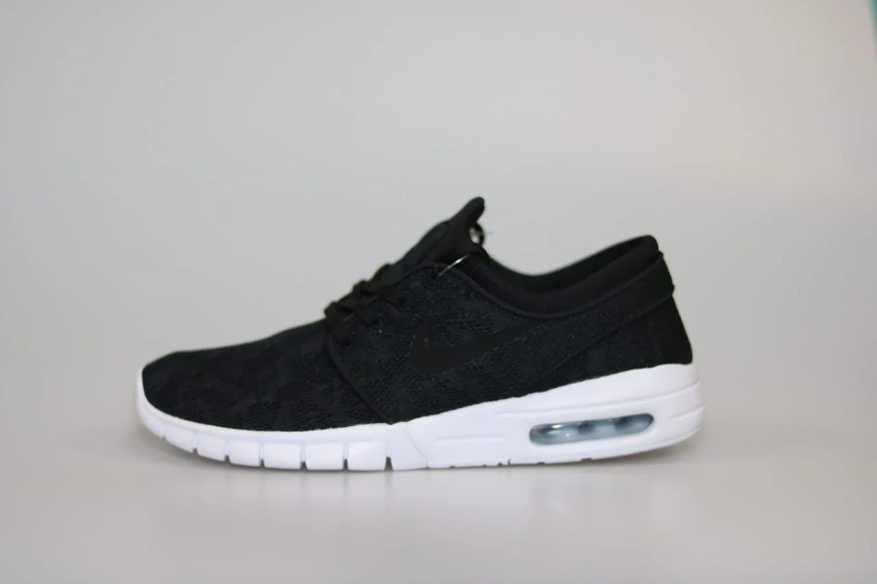 Janoski max preto e sales branco